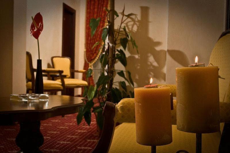 Hotel Maryo Ploiesti Luaran gambar